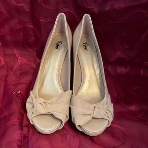 Used Fioni Beige Open-Toed Heels